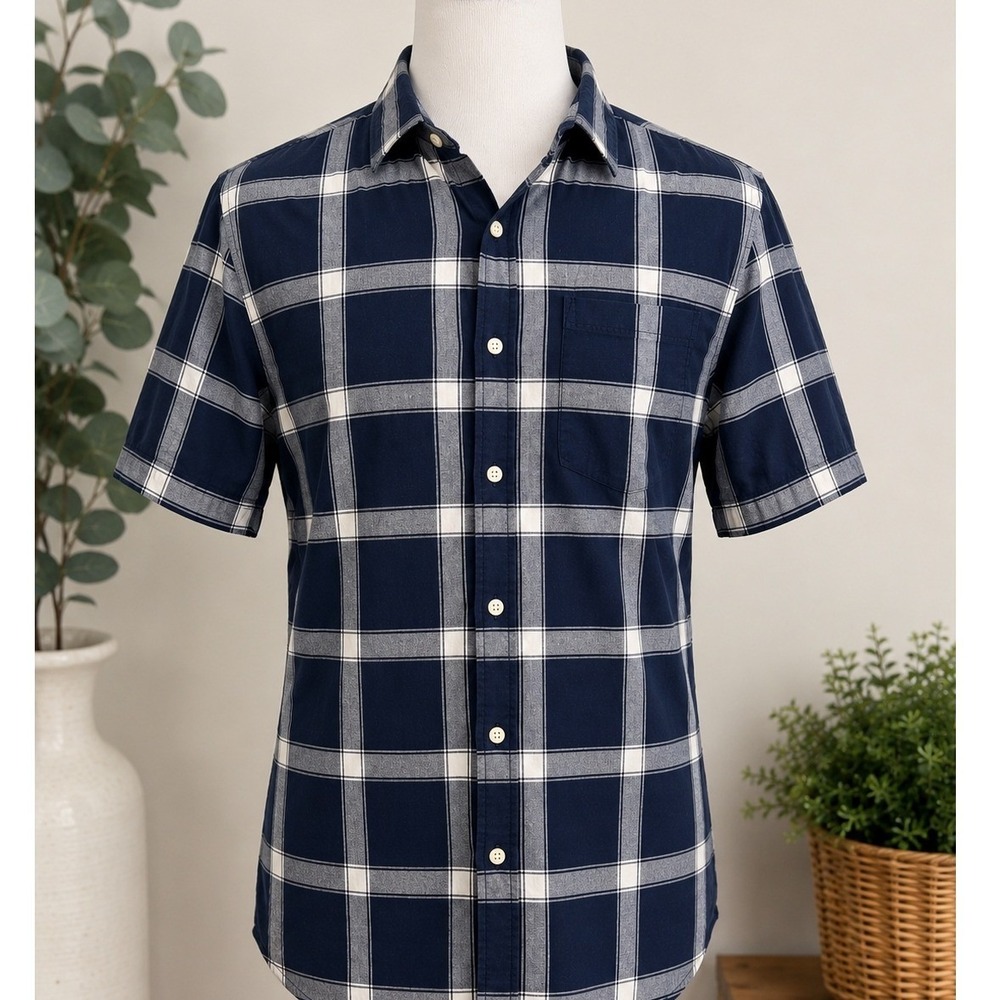 Amazon Essentials Mens Button Down Shirt Navy Blue Plaid Short Sleeve‎ Medium